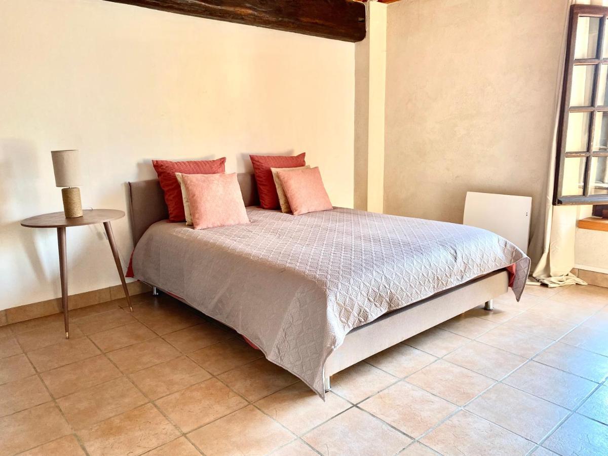 Domaine Du Cellier De La Couronne Bed & Breakfast Sezanne Bagian luar foto