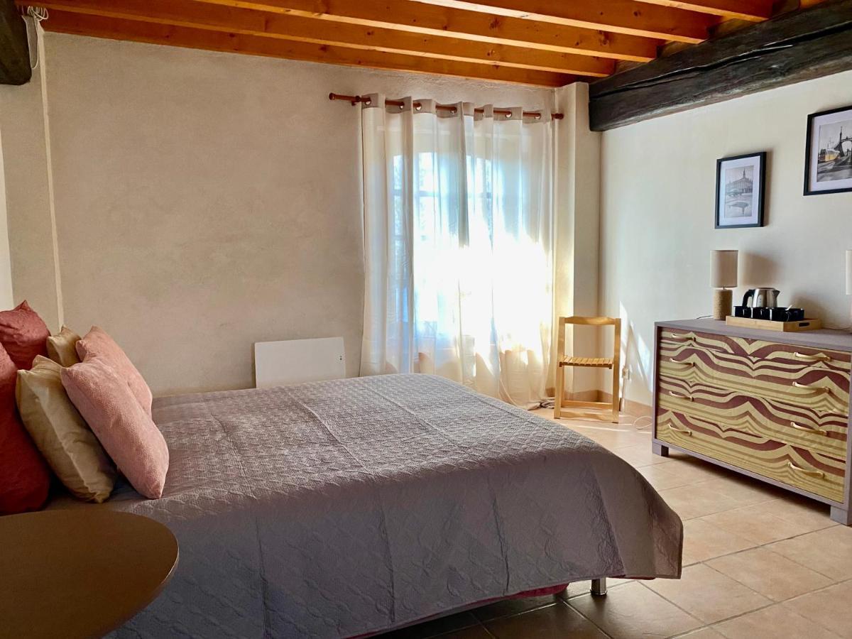 Domaine Du Cellier De La Couronne Bed & Breakfast Sezanne Bagian luar foto