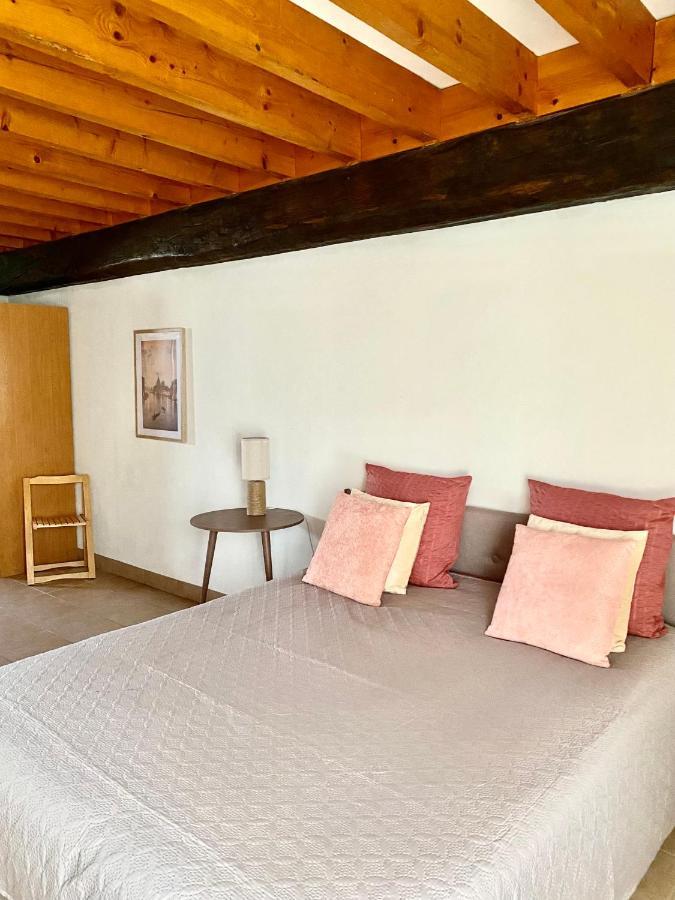 Domaine Du Cellier De La Couronne Bed & Breakfast Sezanne Bagian luar foto