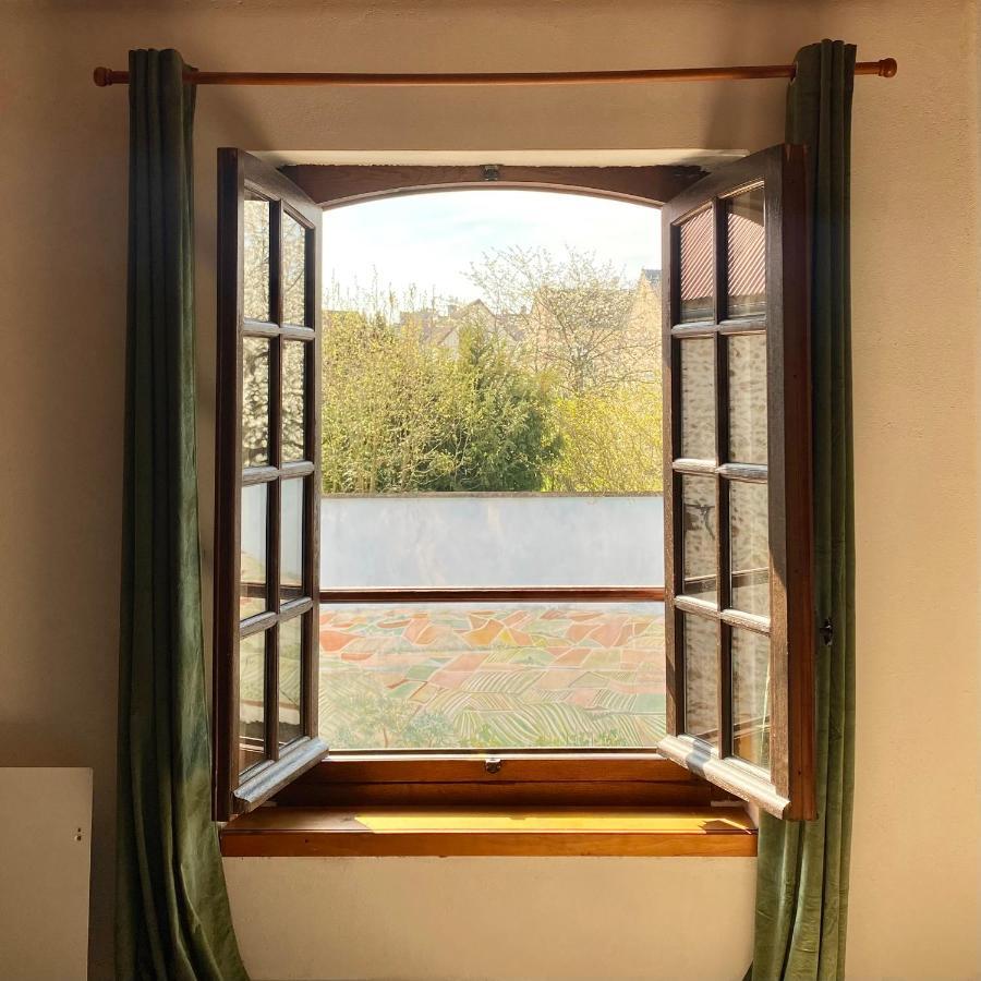Domaine Du Cellier De La Couronne Bed & Breakfast Sezanne Bagian luar foto
