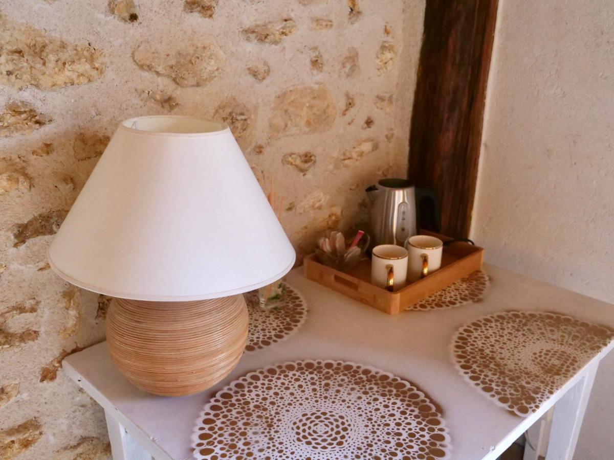 Domaine Du Cellier De La Couronne Bed & Breakfast Sezanne Bagian luar foto